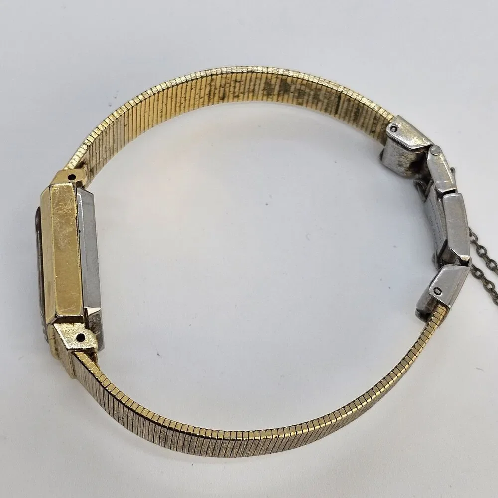 VTG Citizen Women's‎ Watch 16MM Black Gold Dial Gold Band 6